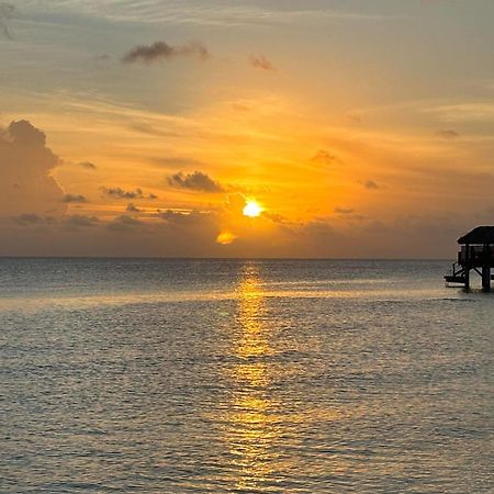 Kahaia Lodge Avatoru ภายนอก รูปภาพ